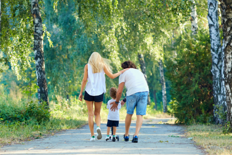 4. Maak dagelijks een kindvriendelijke wandeling