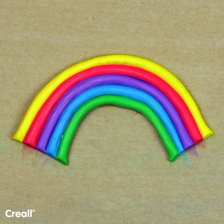 Knutseltip: kleurrijke regenboog van boetseerklei