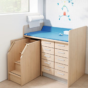 Commode met 10 laden, uittrekbare opstaphulp en deur