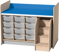 Commode voor 12 kunststof dozen met uittrekbare opstaphulp