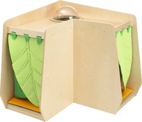 Hoekkast met gordijn en kikkeroog