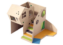 Speelhuis 'boomhut'- links
