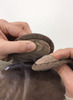 Textiel - Slabber - magneetsluiting - grijs - per stuk
