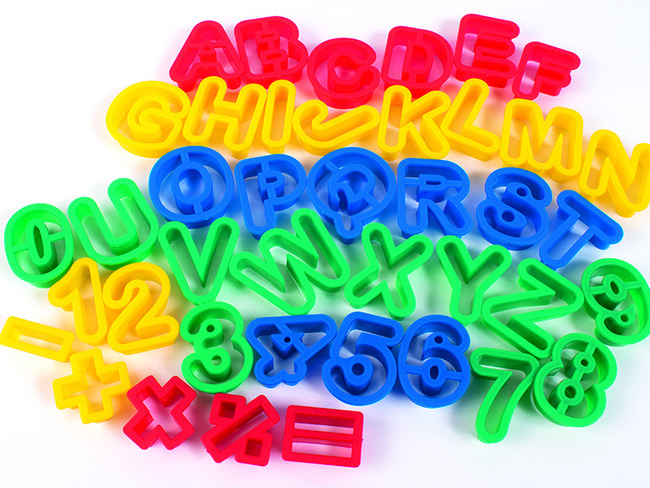 Kleien - Uitsteekvoren - Letters En Cijfers - Set Van 42
