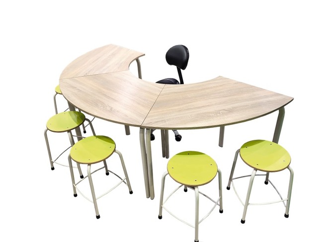 Tafel - Instructietafel - Hoefijzer - Metalen Poten