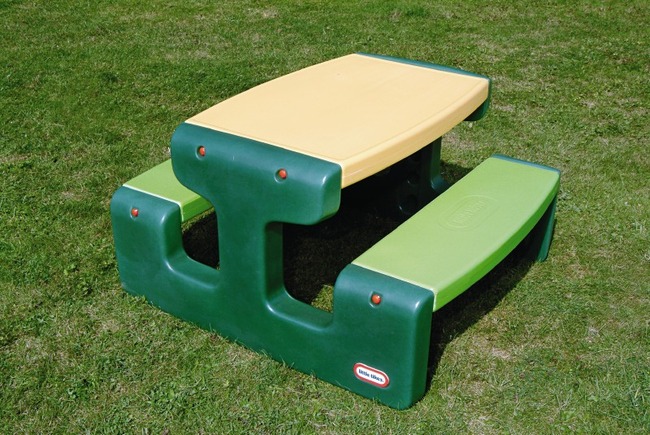Little Tikes - Grote Picknicktafel - Groen-geel - Per Stuk